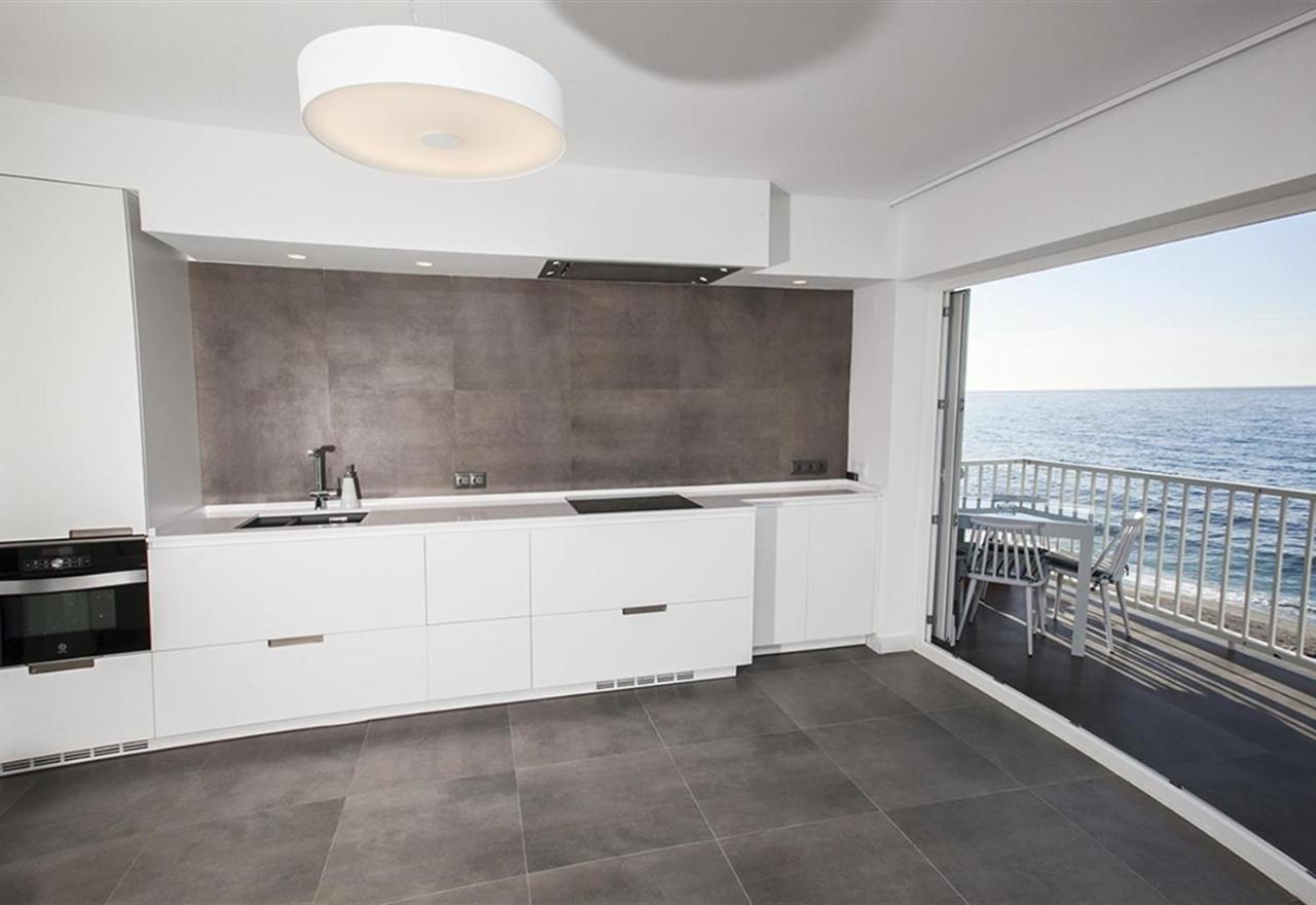 Super Front Line Modern New Apartm Nerja Eksteriør billede