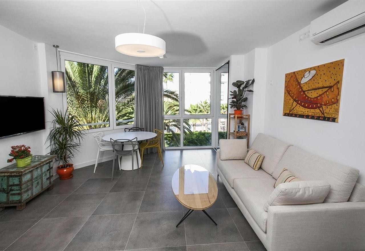 Super Front Line Modern New Apartm Nerja Eksteriør billede