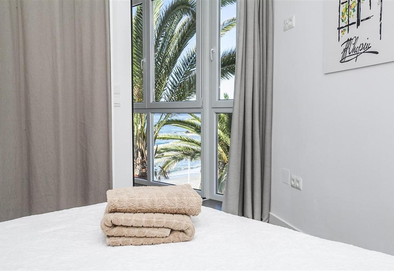 Super Front Line Modern New Apartm Nerja Eksteriør billede
