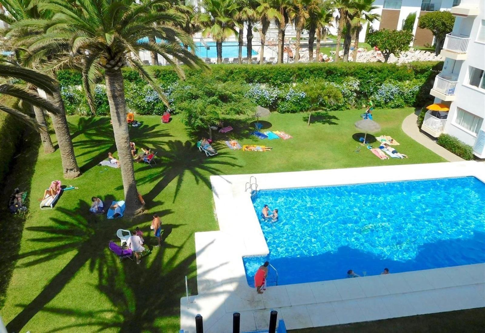 Super Front Line Modern New Apartm Nerja Eksteriør billede